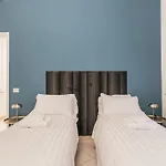 The Best Rent - Bright Three-Bedroom Apartment Along The Tiber River