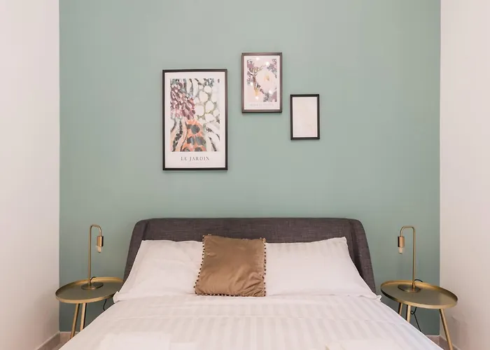 The Best Rent - Bright Three-Bedroom Apartment Along The Tiber River