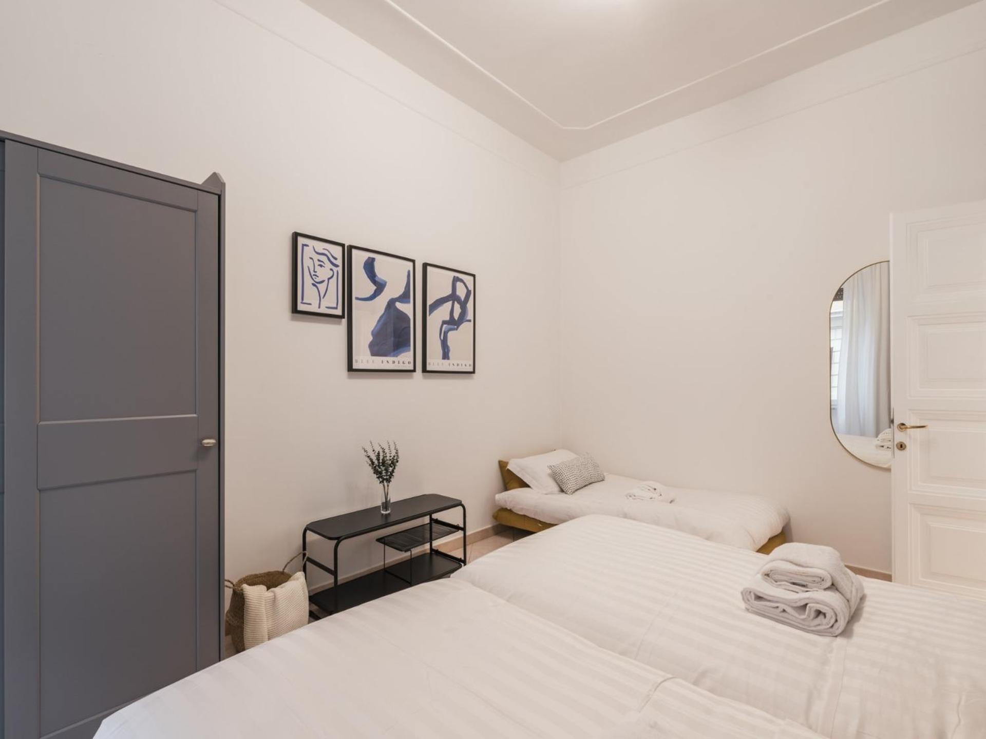 Apartment The Rent - Bright Three-bedroom Along The Tiber River